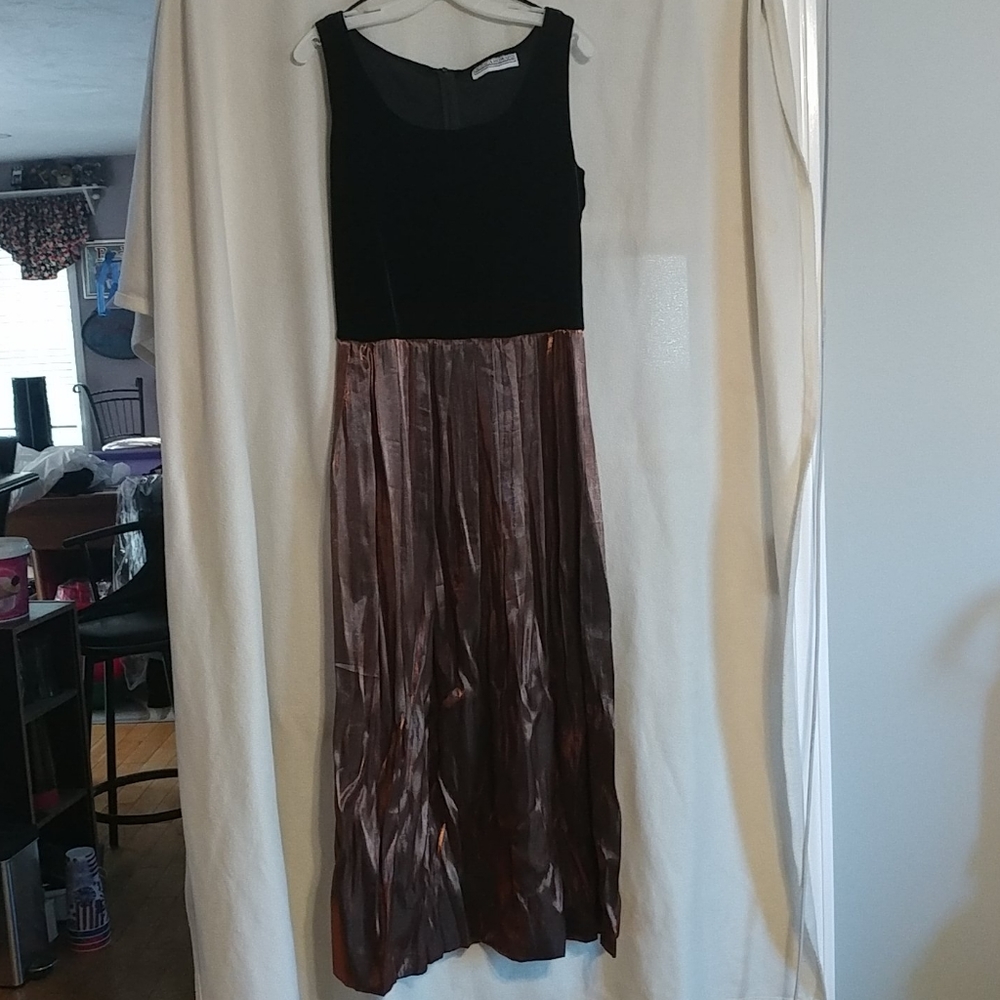 Jessica Howard gown